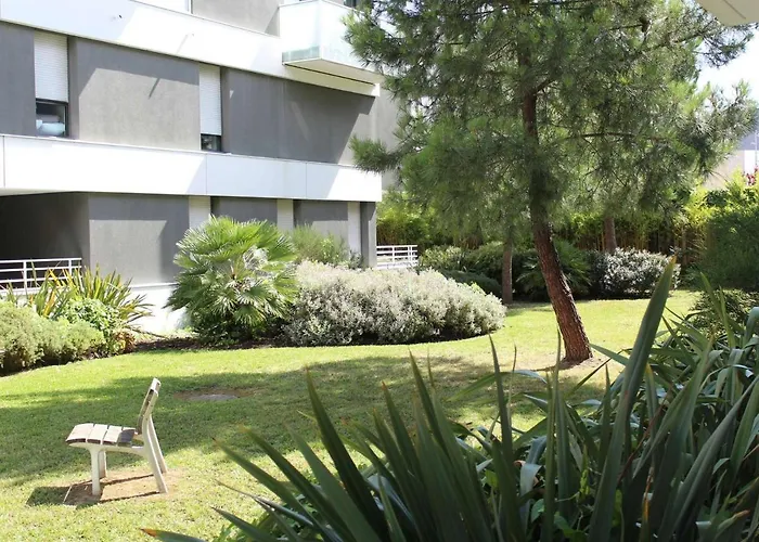 Moderne 4 Pers Au Centre De Avec Terrasse Et Garage, Proche Et Commerces - Fr-1-245-162 شقة