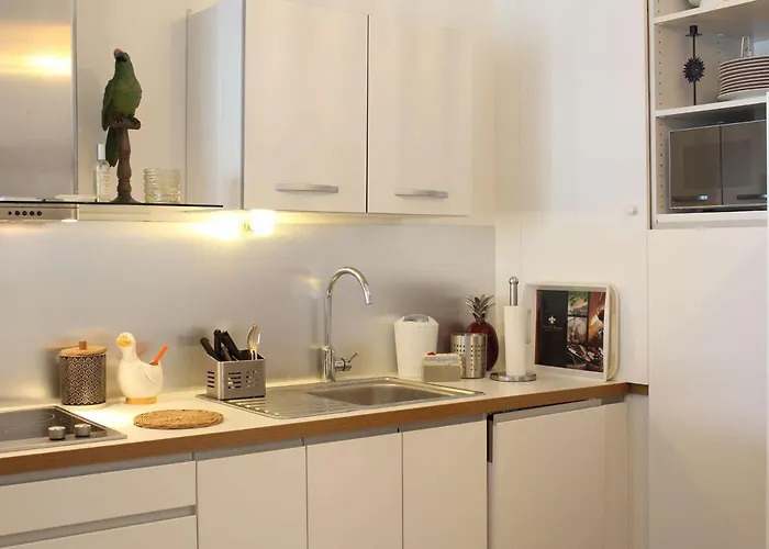 شقة Moderne 4 Pers Au Centre De Avec Terrasse Et Garage, Proche Et Commerces - Fr-1-245-162